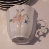 Coffee service: 12 cups and saucers + sugar in fine Limoges porcelain