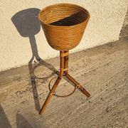 PORTE POT DE FLEUR EN ROTIN 1960