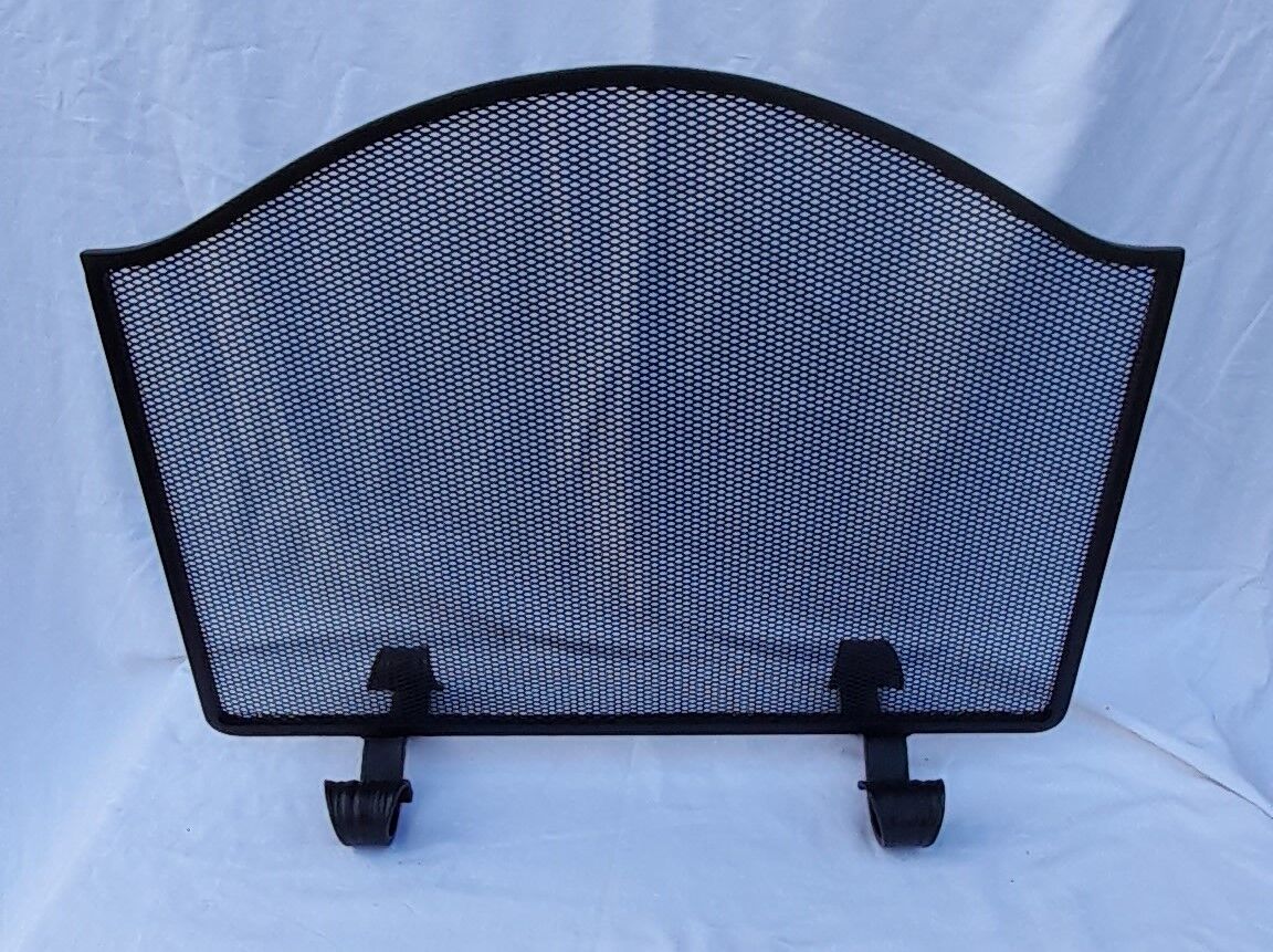 Black wire mesh iron screen