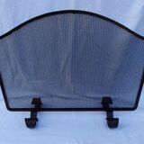 Black wire mesh iron screen
