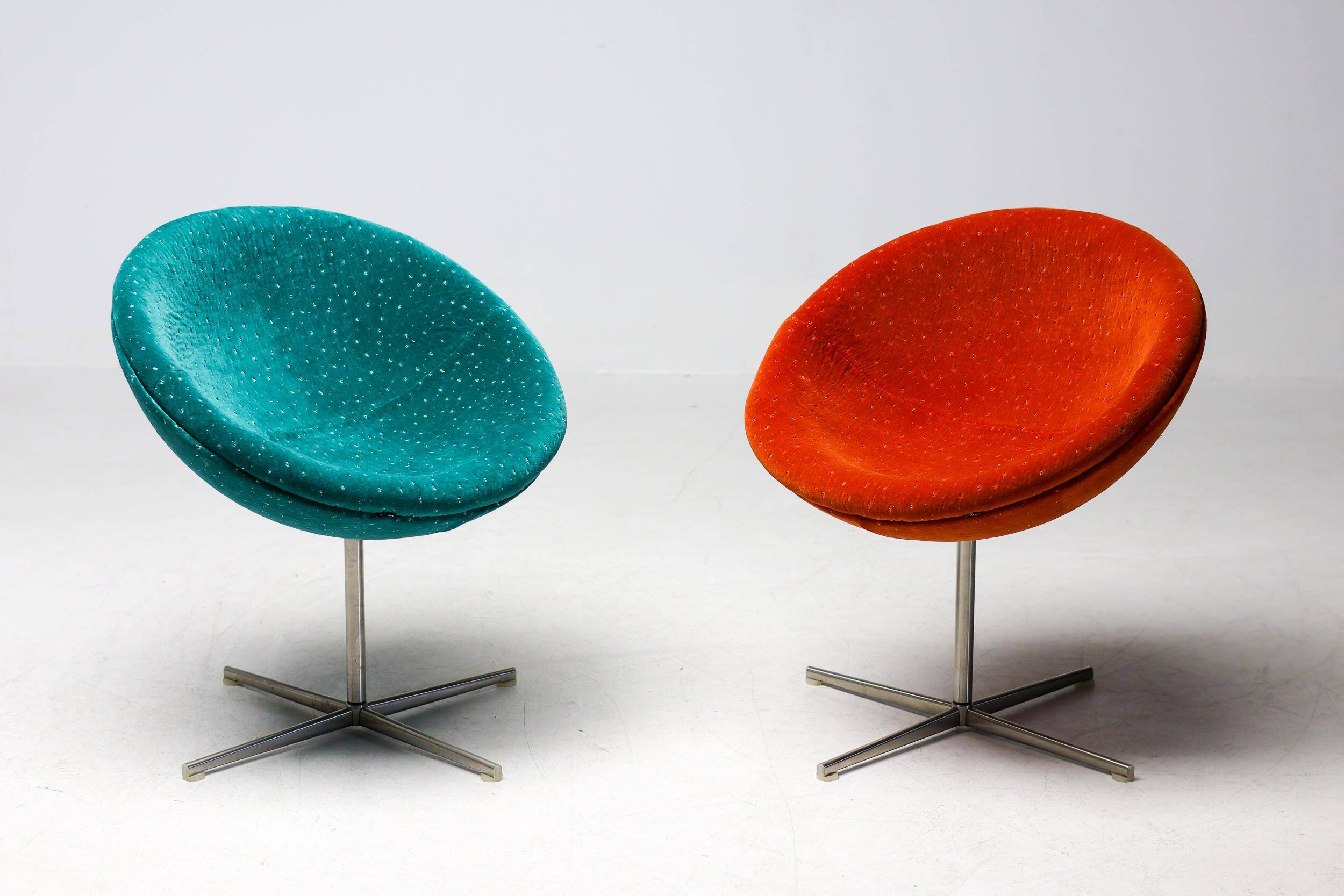 Unique chairs Tramontana Jade and Ember Velvet Verner Panton C1