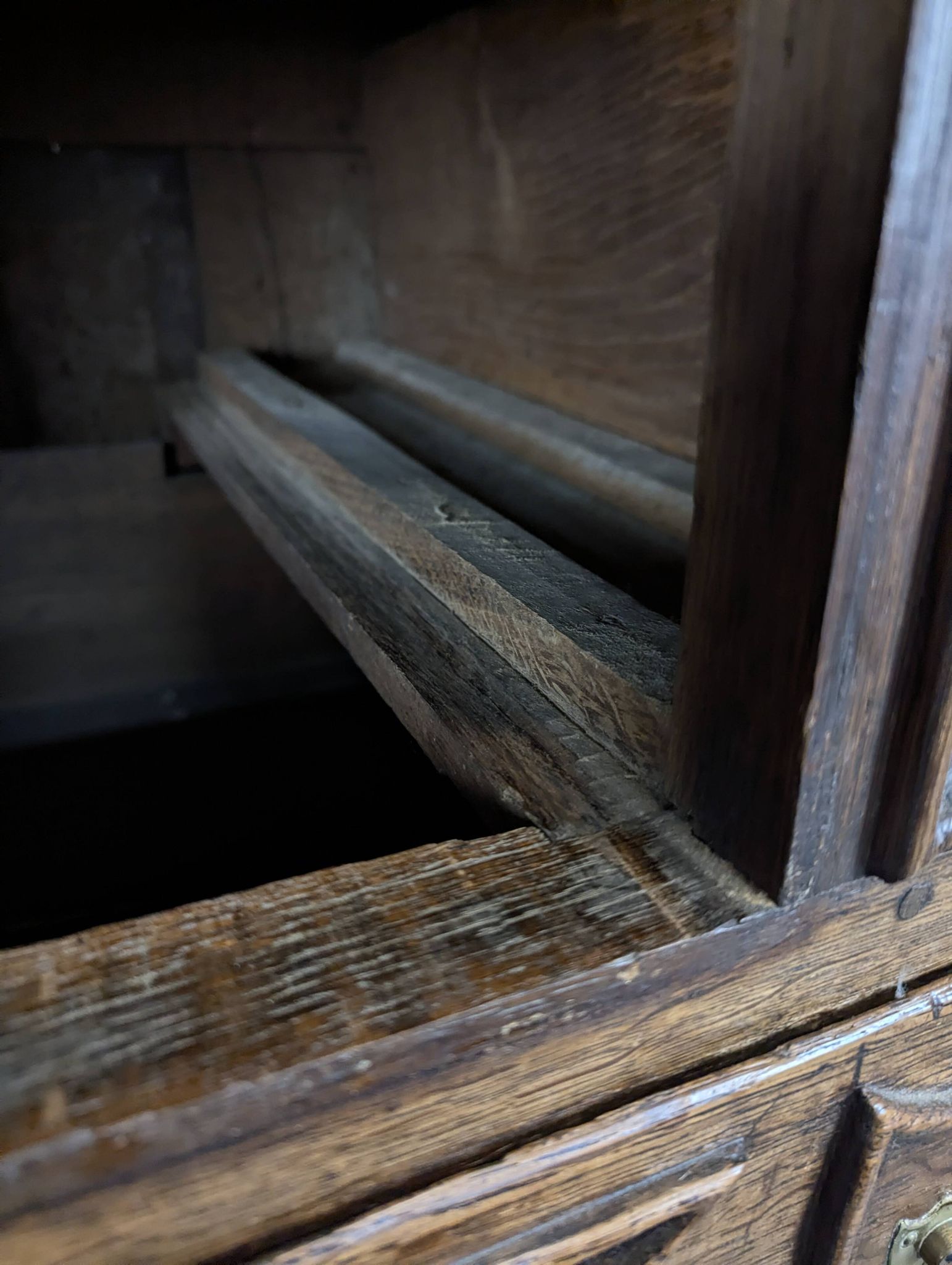 Commode provinciale du XVIIIème en chêne