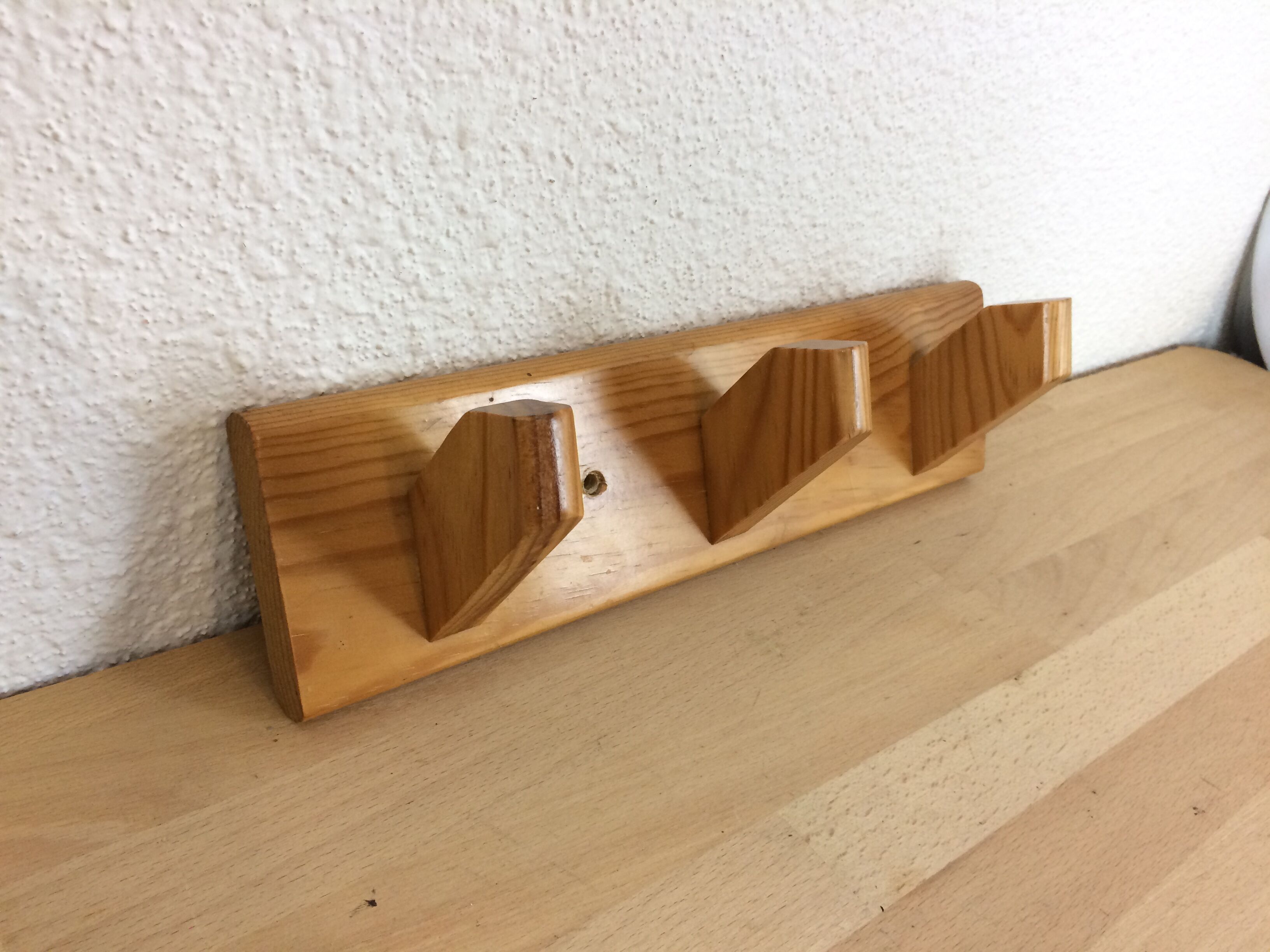 Pine coat rack with 3 hooks