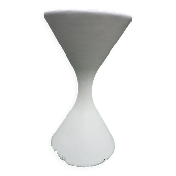 Diabolo-shaped fiber cement planter