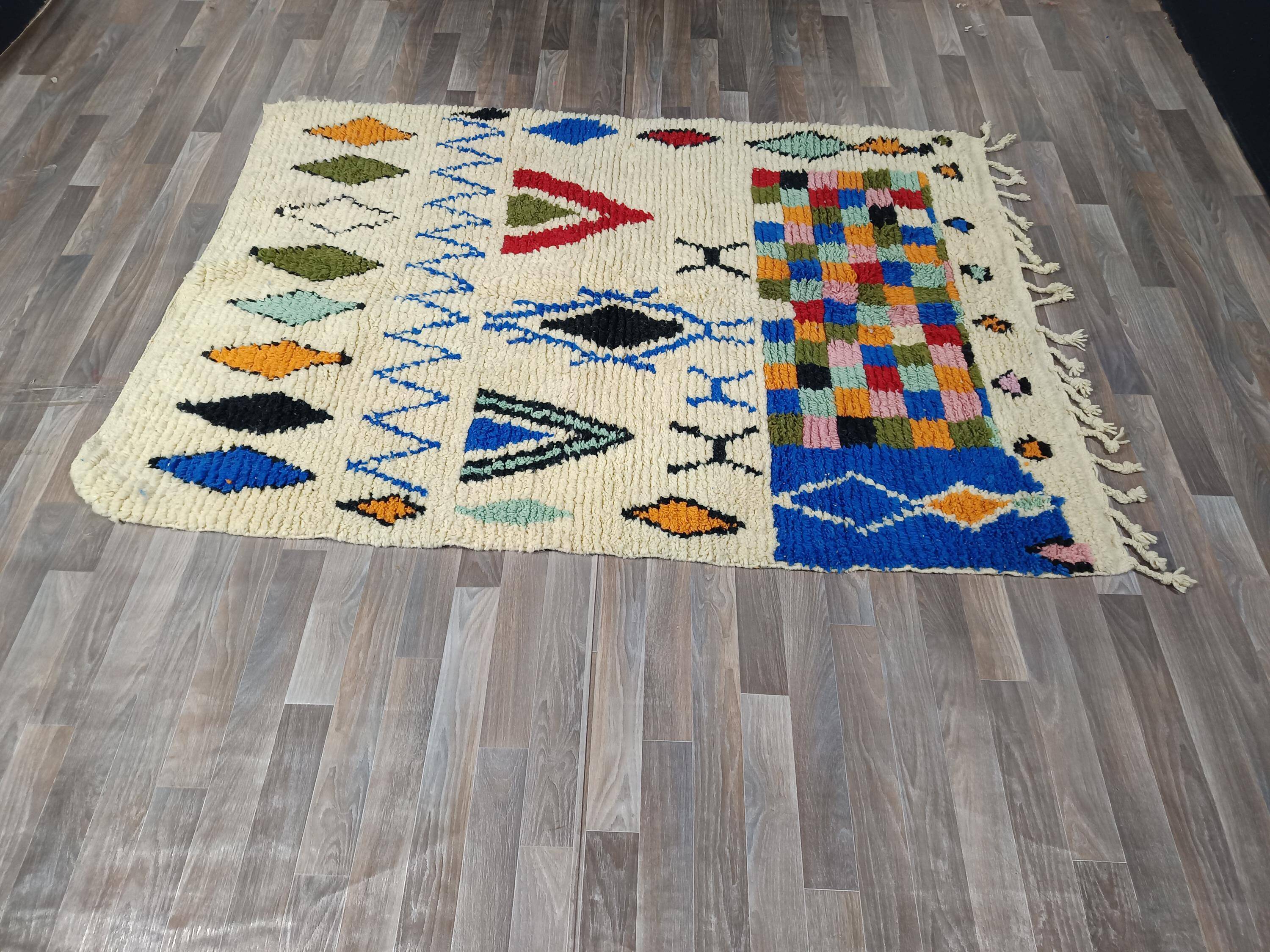 Traditional handmade carpet 250cm x 150cm Moroccan