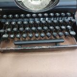 Typewriter old olympia simplex 30s
