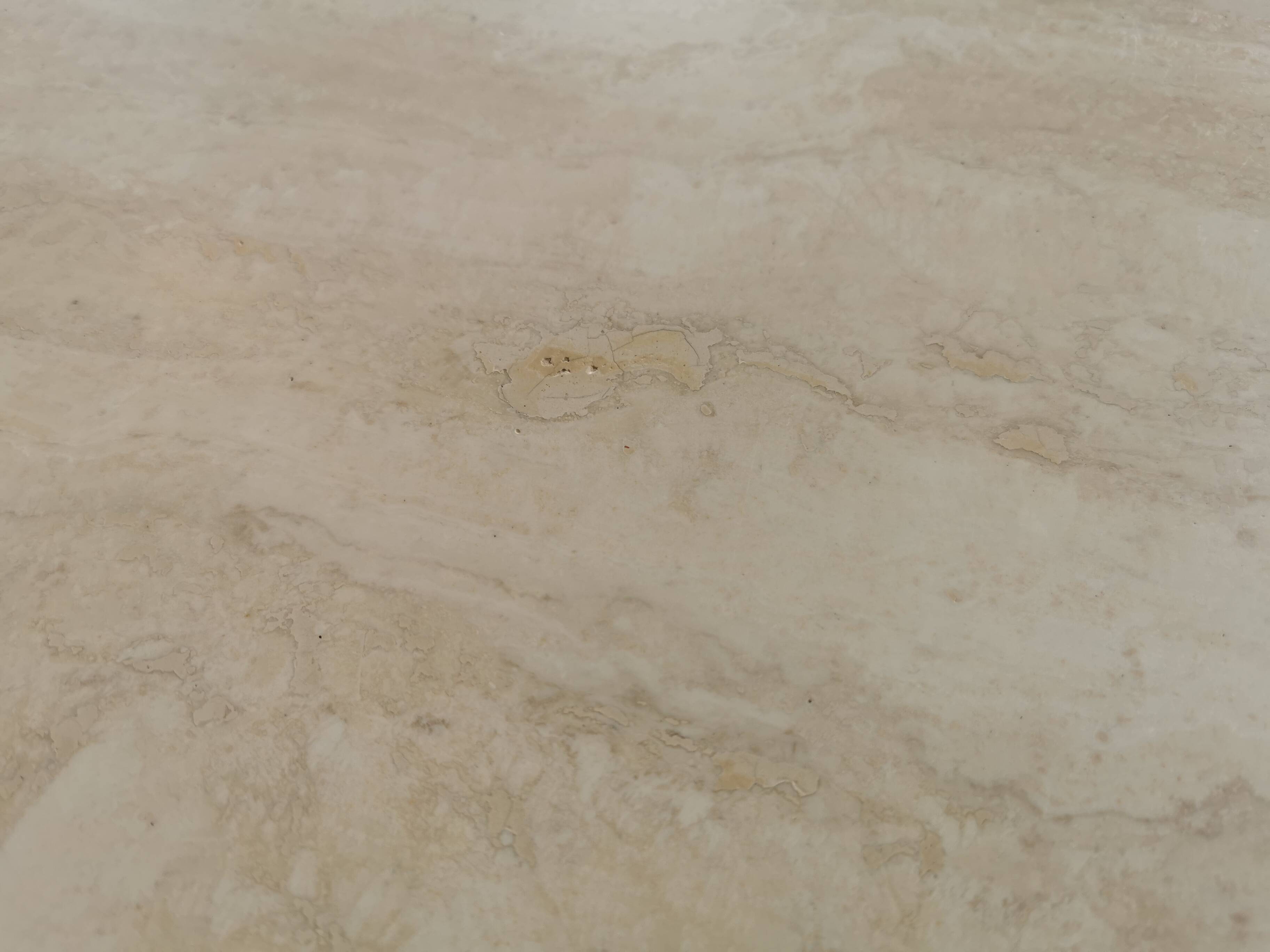 Oval coffee table in travertine, marble from the 70s/80s