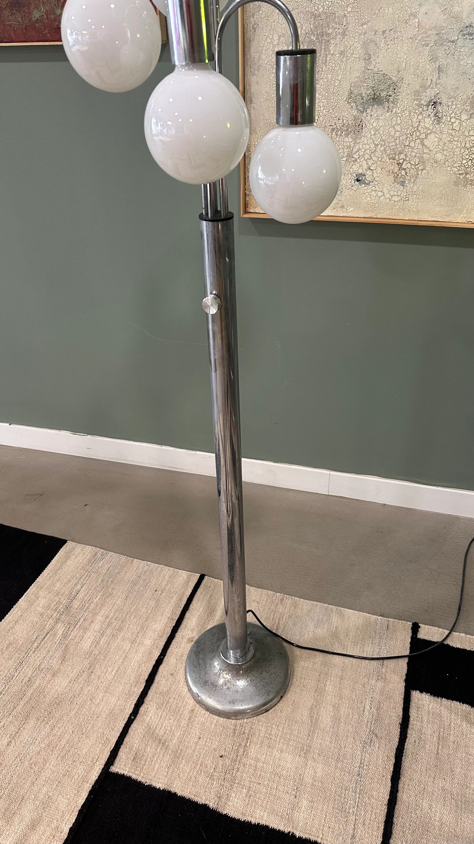 Waterfall lamp post