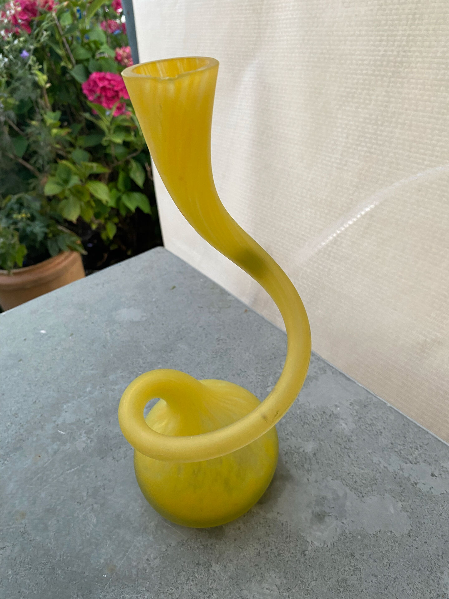 Vase Soliflore col de cygne Vintage – Verre Satiné Jaune