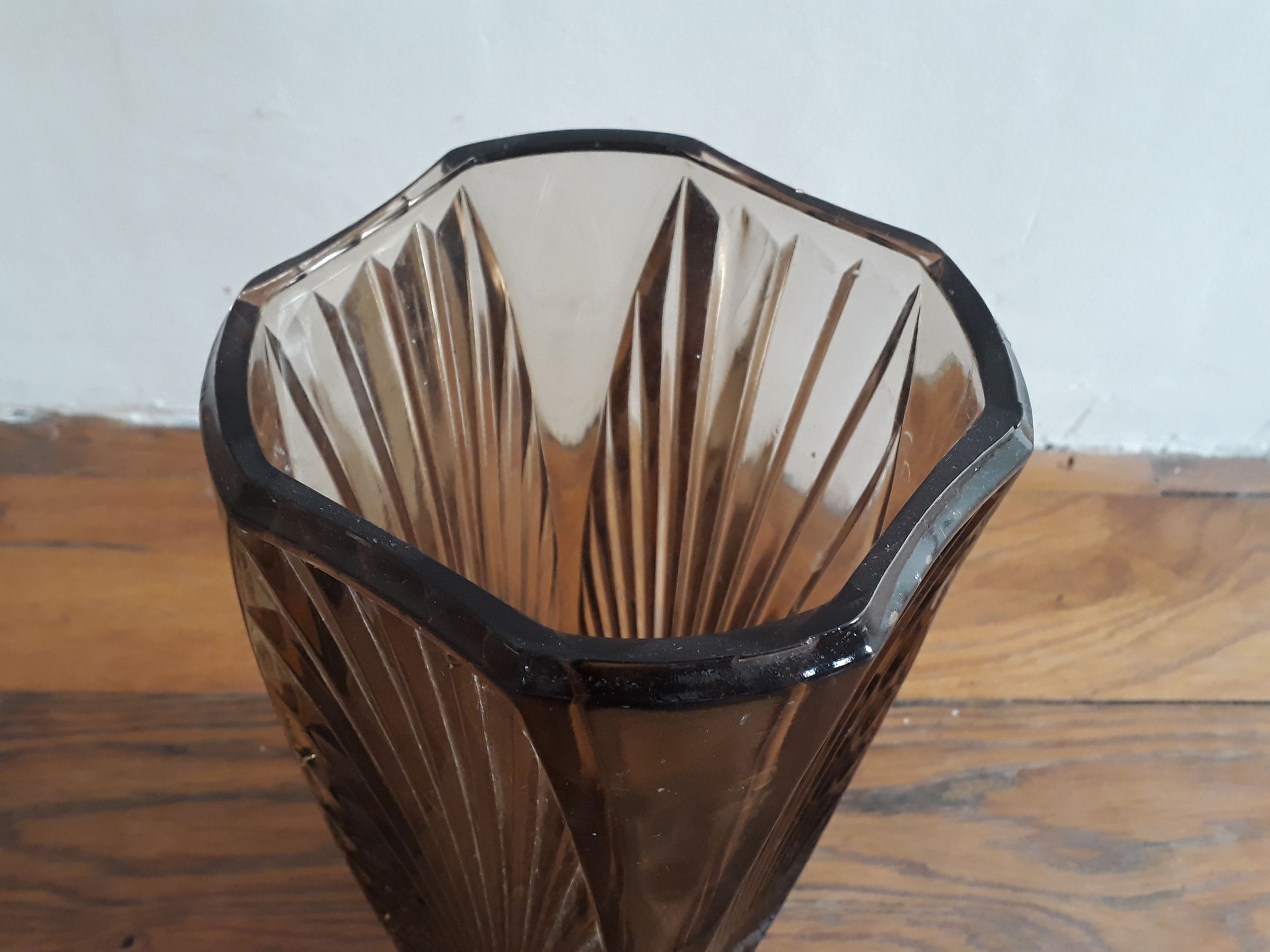 Vase art deco smoked glass