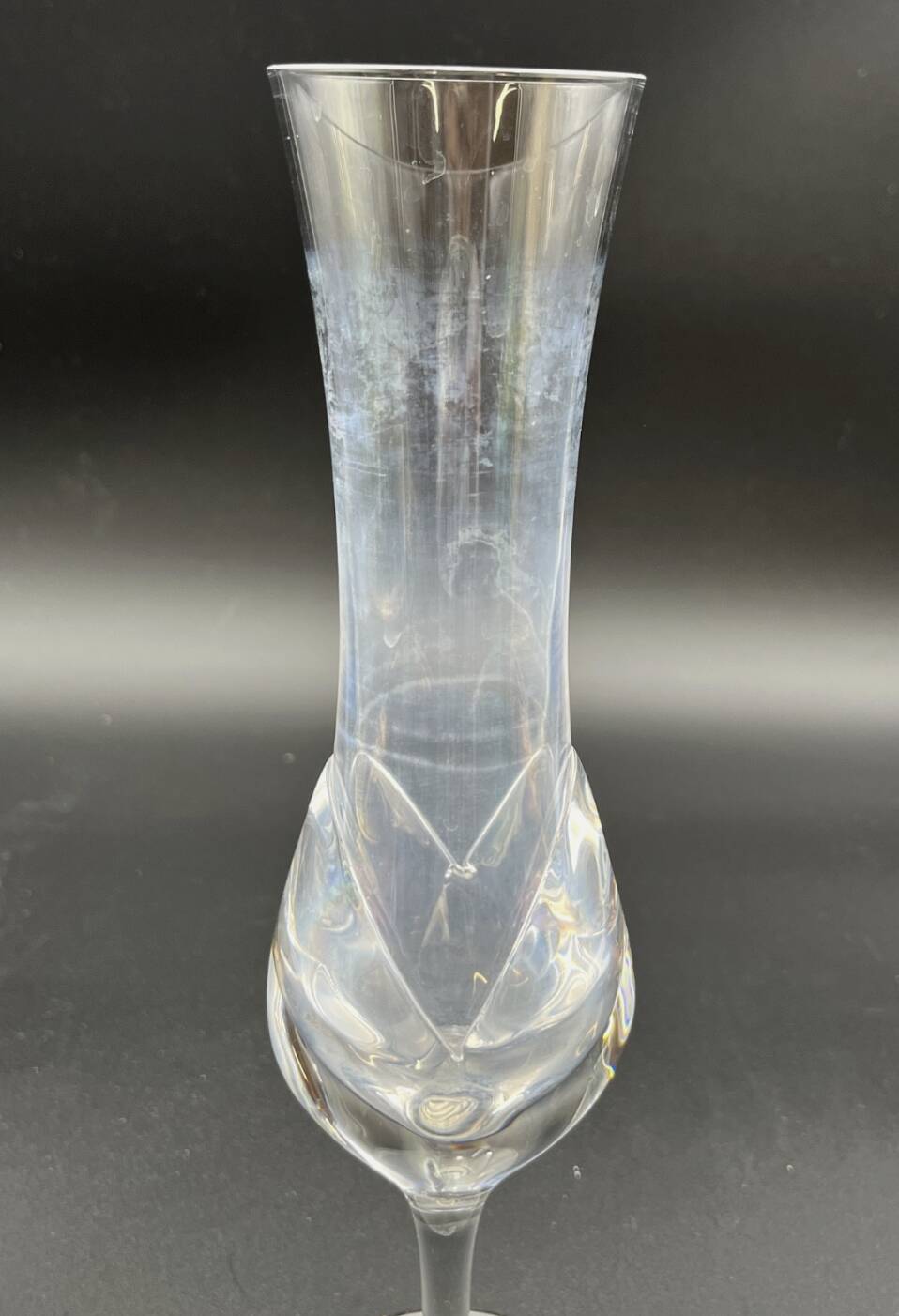 Vase signé Daum France – cristal clair