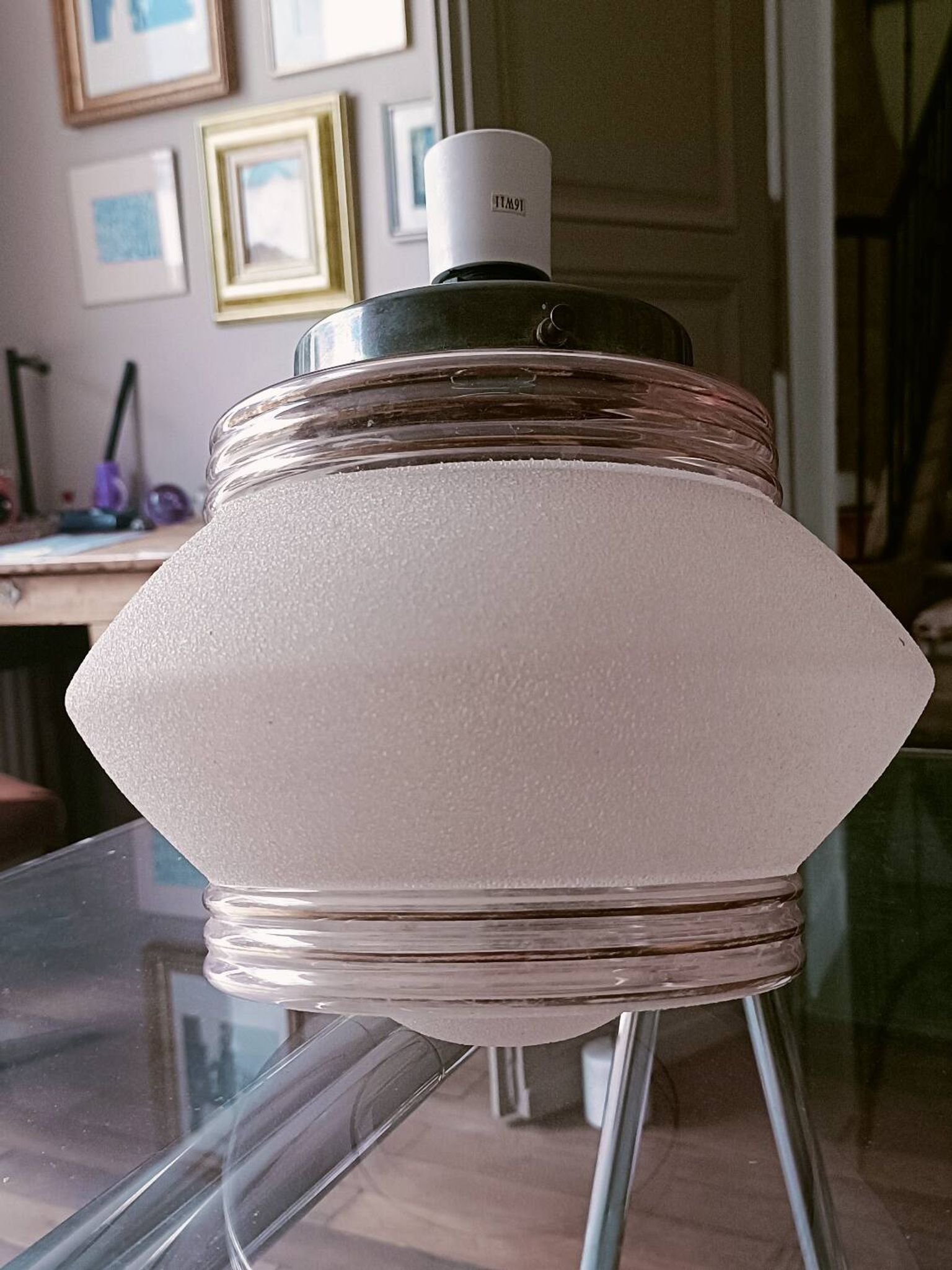 Lustre, plafonnier en verre givré