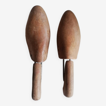 Pair Of Old Shoe Trees In Wood And Iron Size 38