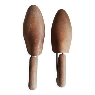 Pair Of Old Shoe Trees In Wood And Iron Size 38