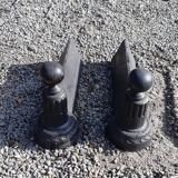Paire de chevets de cheminée en fonte néo classique