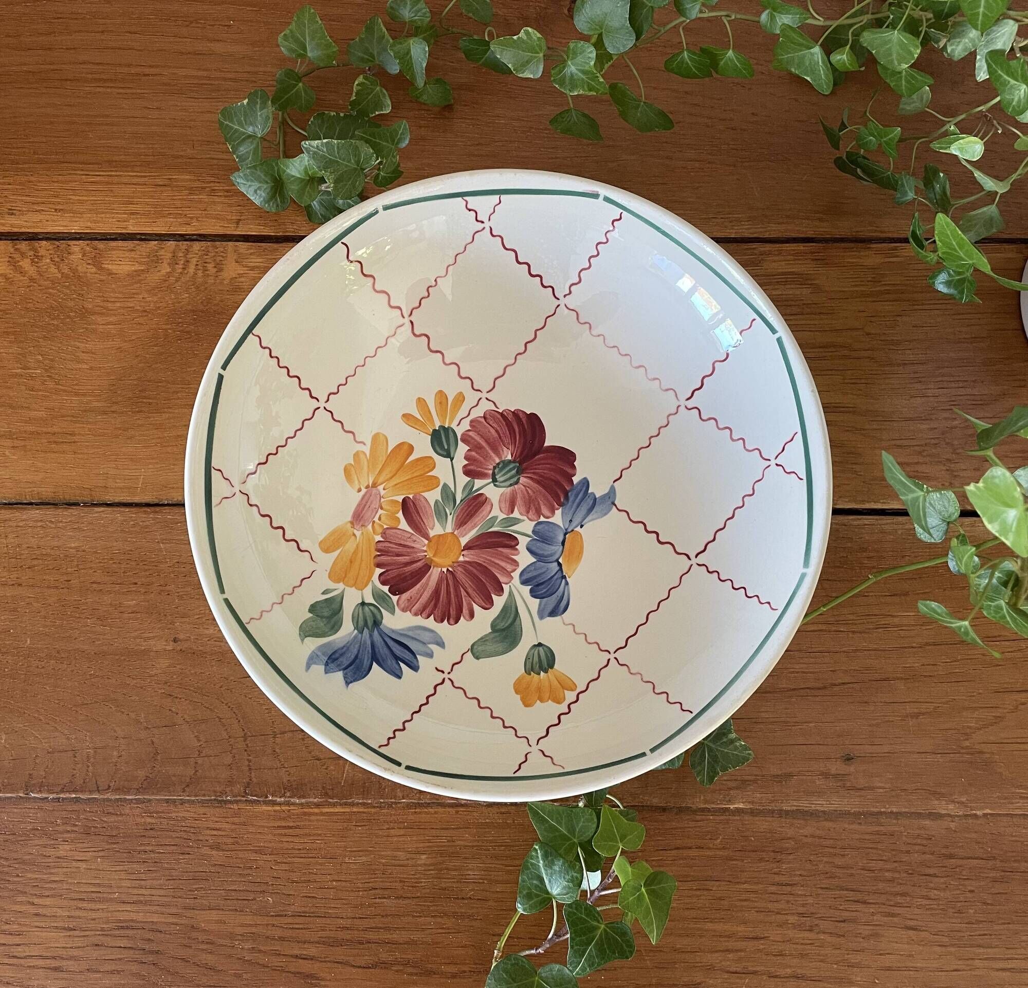 Antique compote dish in earthenware from Choisy-le-Roi.