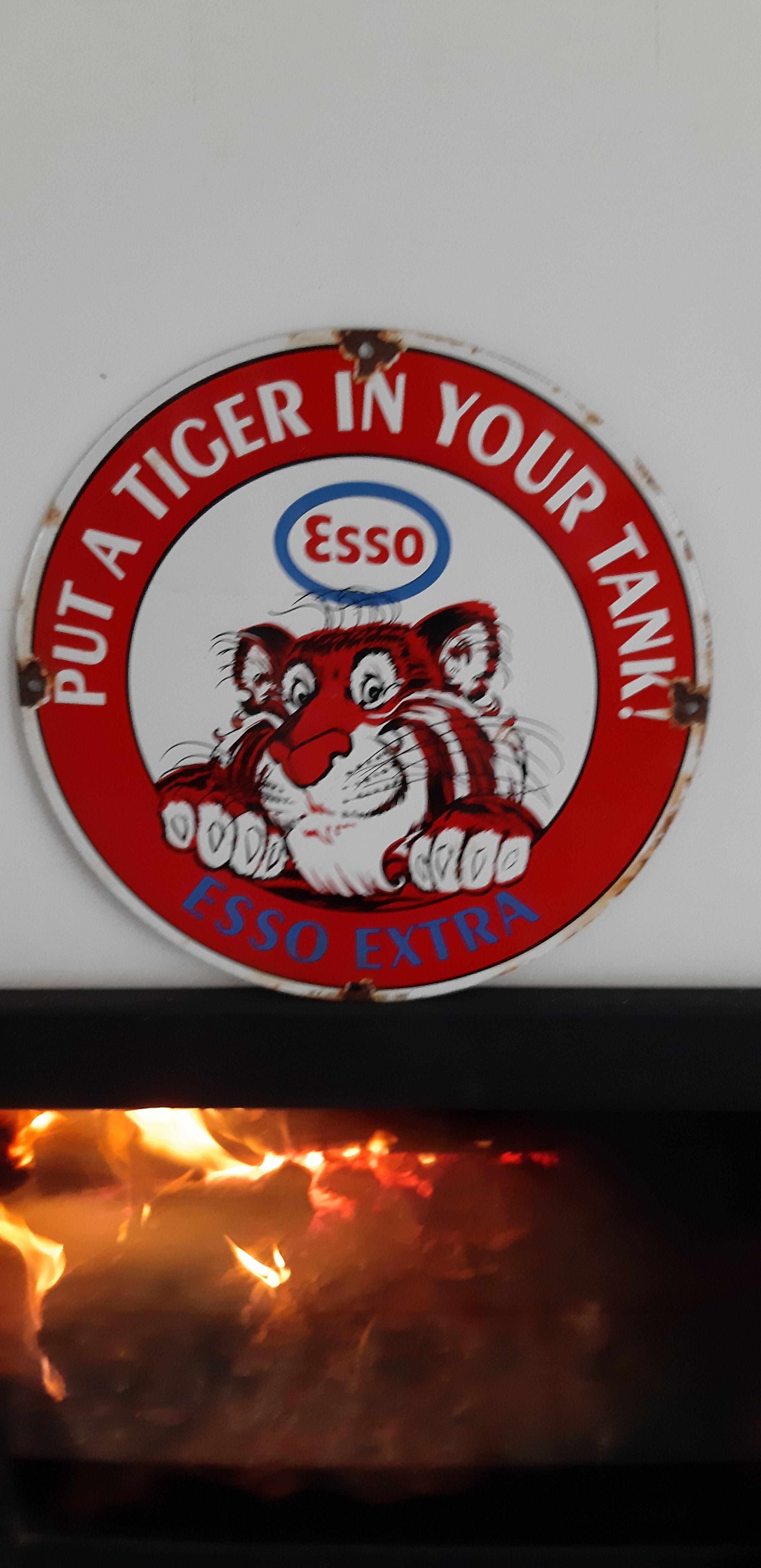 Enamelled plate ESSO 1962