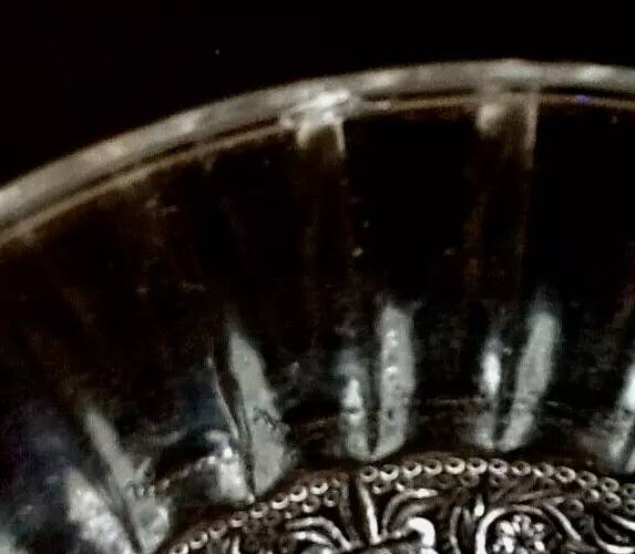 6 antique dessert bowls Clear glass / Scalloped edges