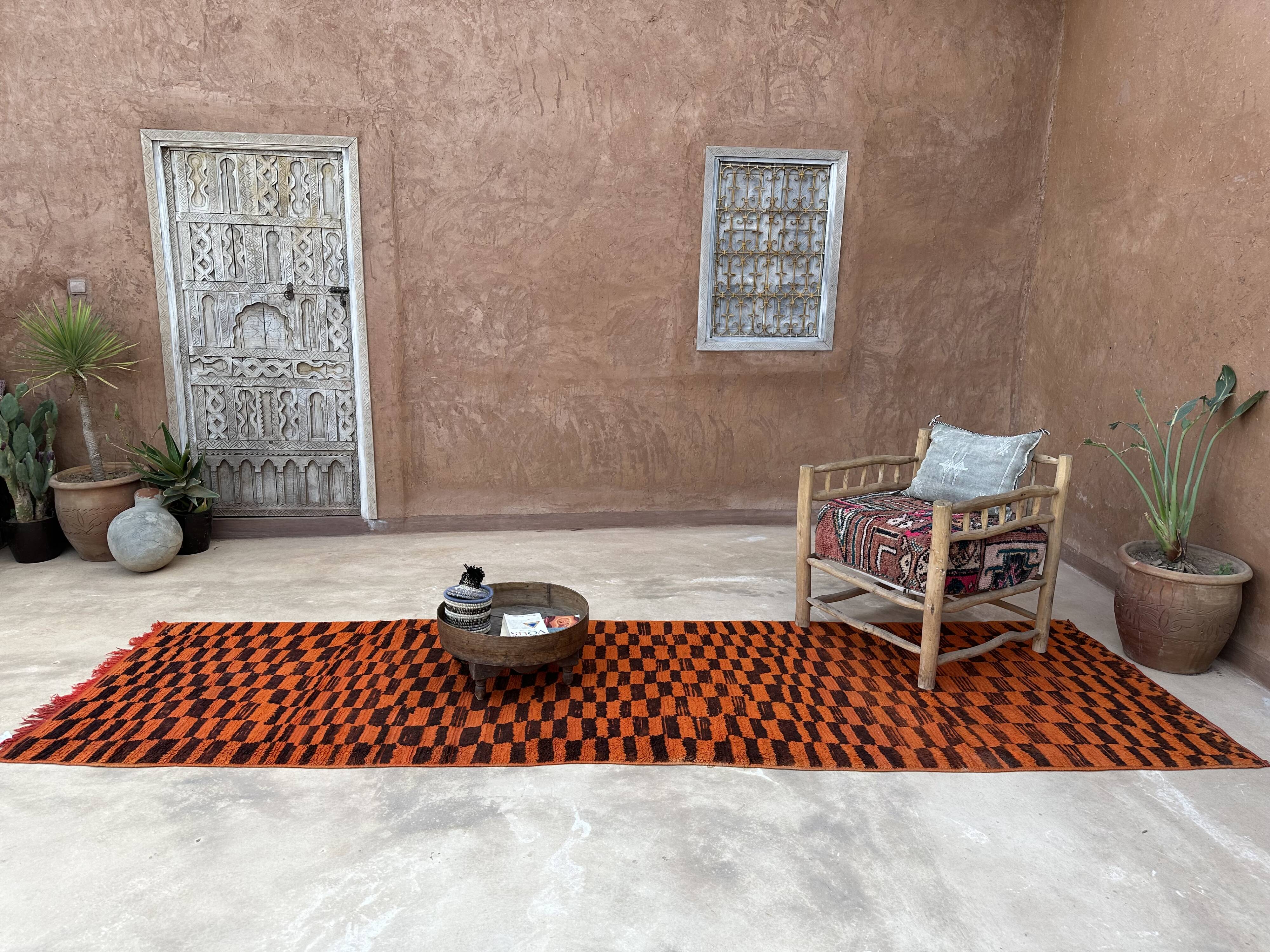 Orange corridor carpet 114 x 387 cm