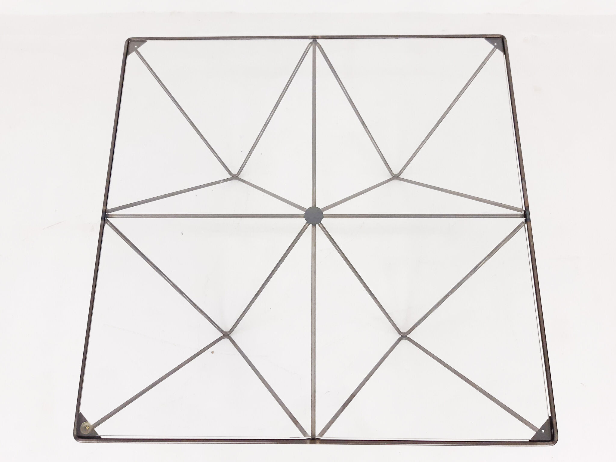 Minimalistic coffee table