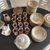 Complete tableware set in Grès du Marais
