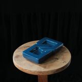 Blue earthenware pocket emptier