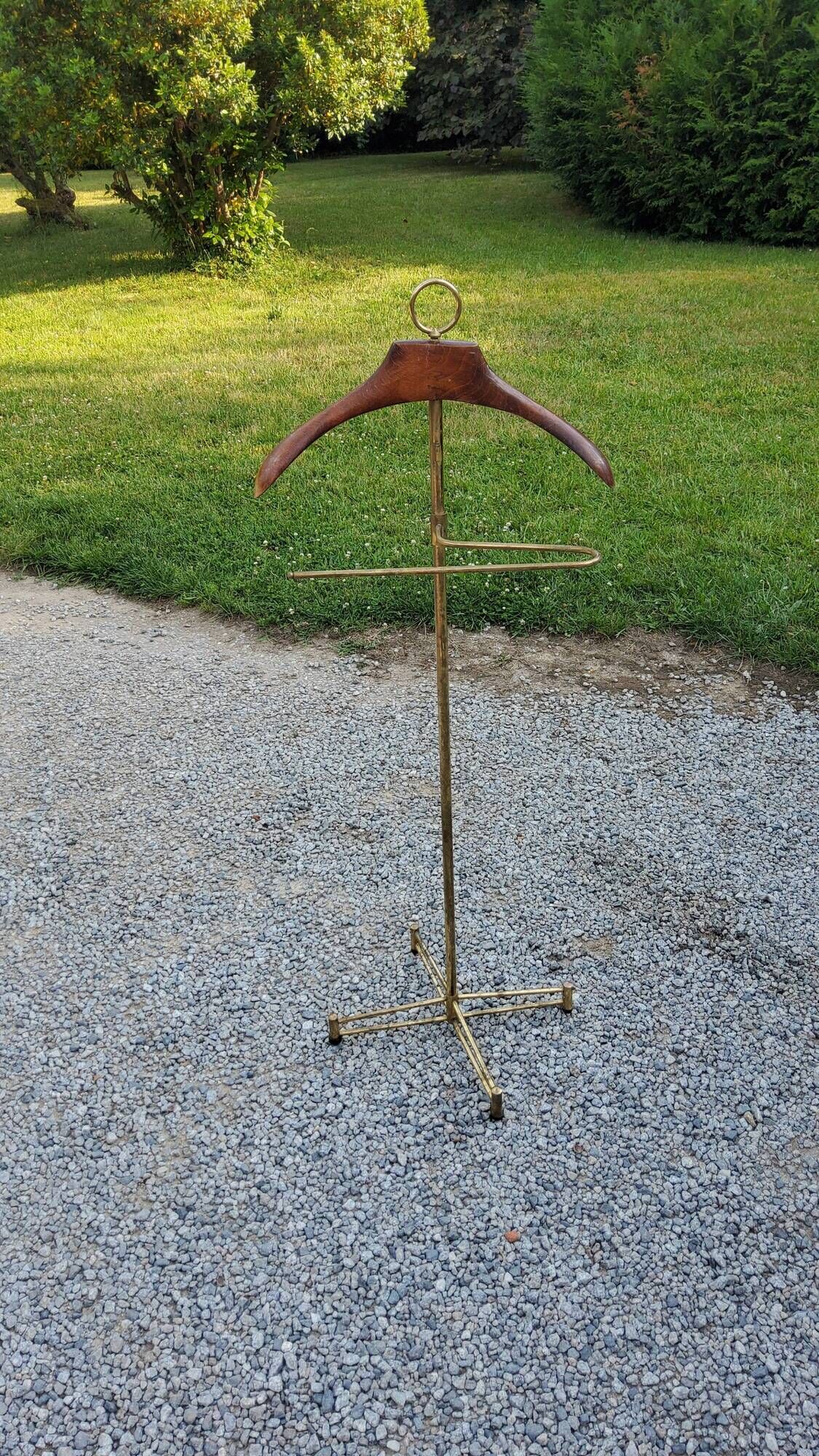 Valet de chambre of the 50s in gilded brass and wood
