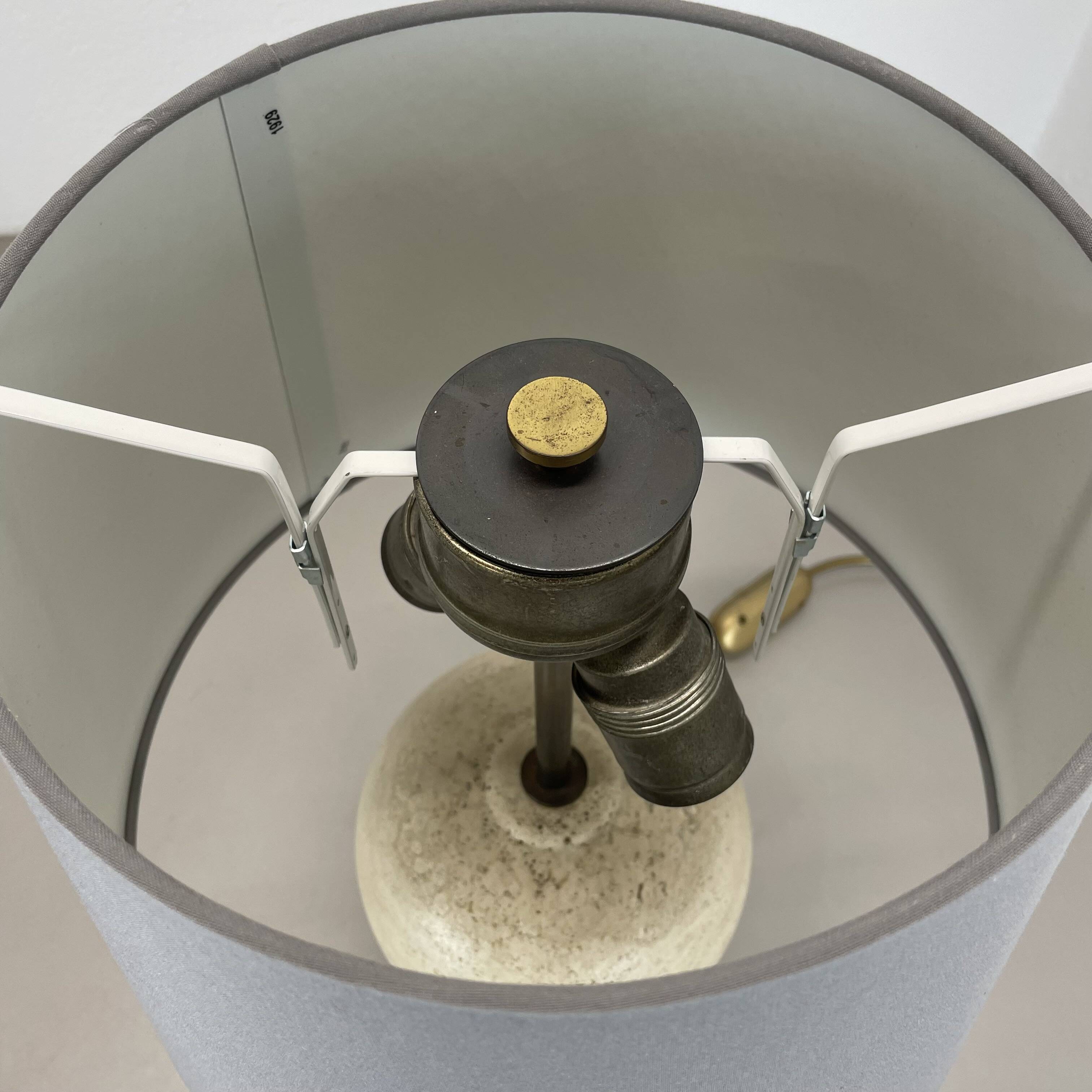 Large Travertine Marble Fratelli Mannelli Style Table Light Base, Italy, 1970s