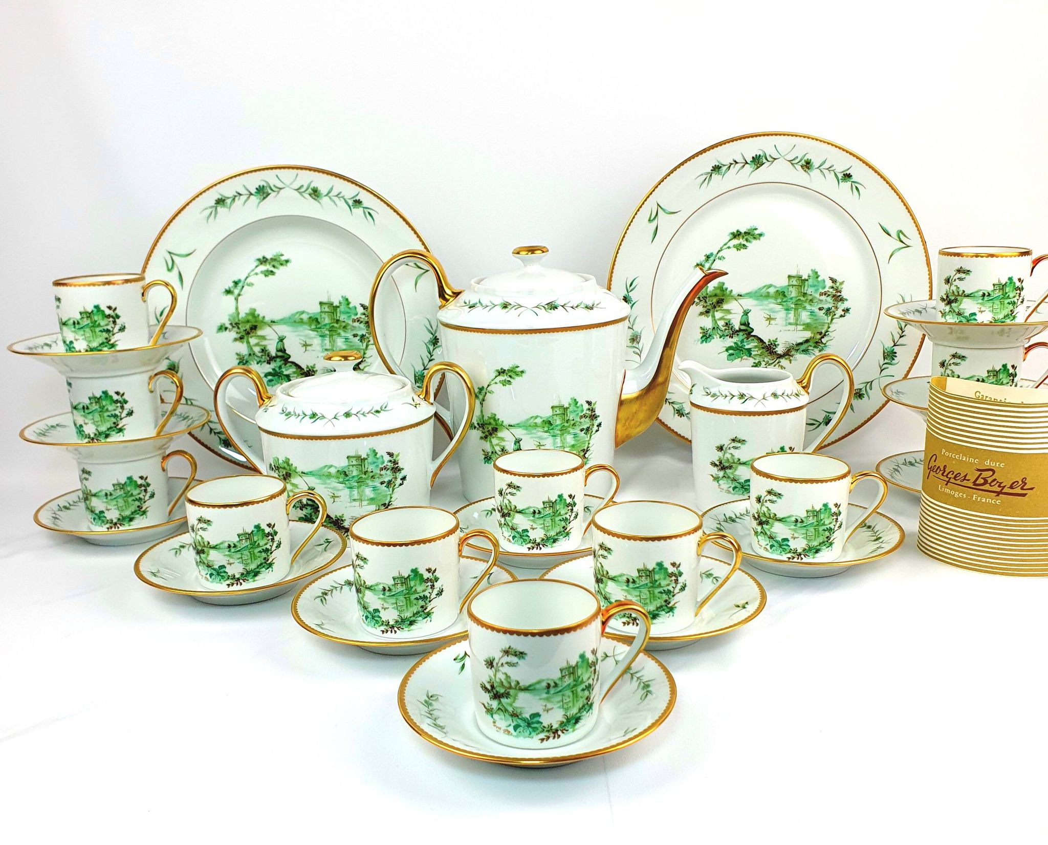 Service à café neuf, georges boyer , modèle " vieux marseille", 29 pieces.