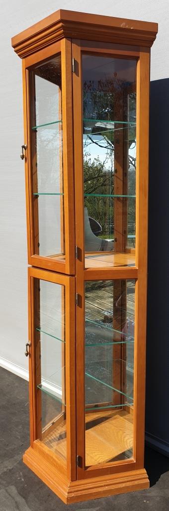 Trapeze window 4 shelves glass displays