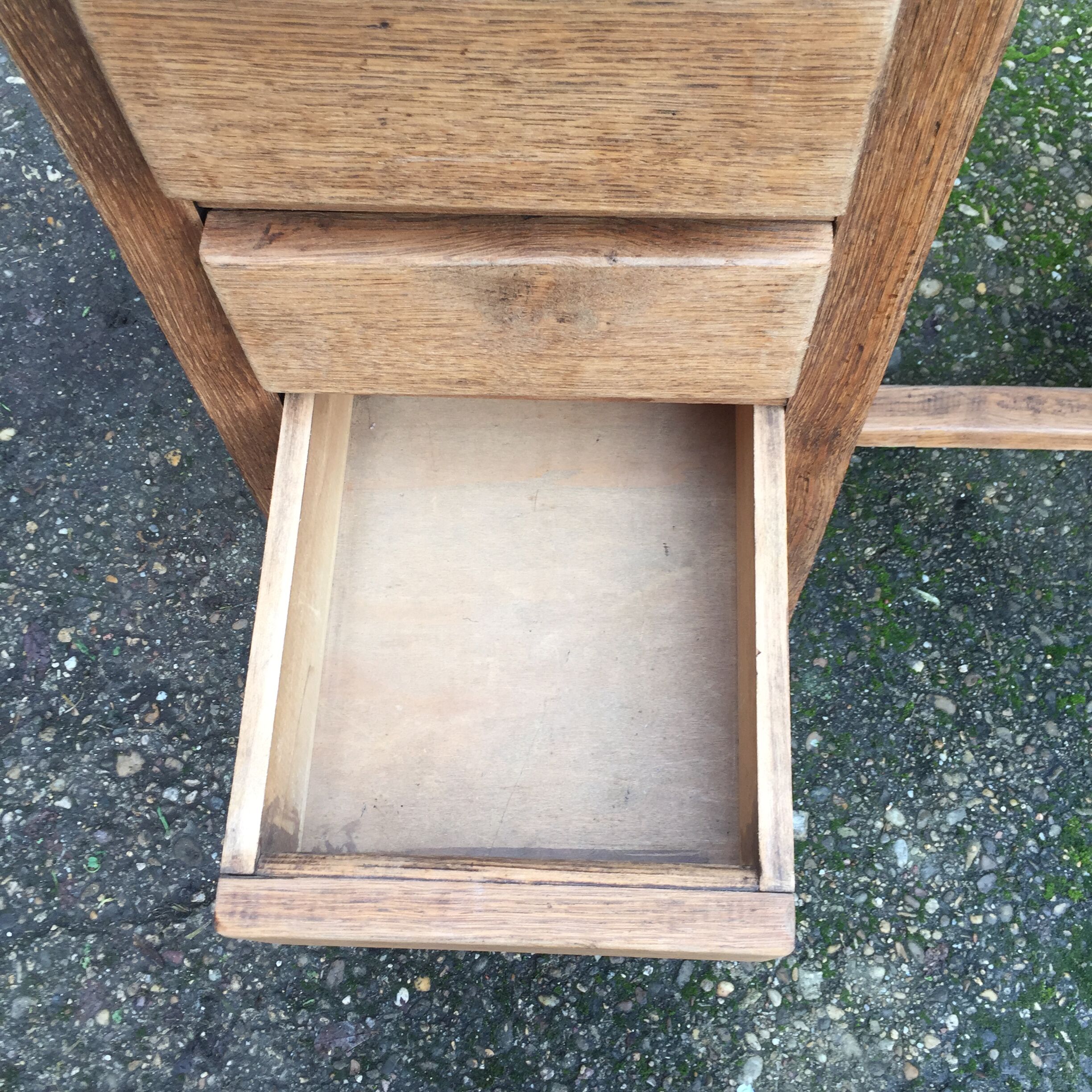 Bureau d’enfant en chêne années 50