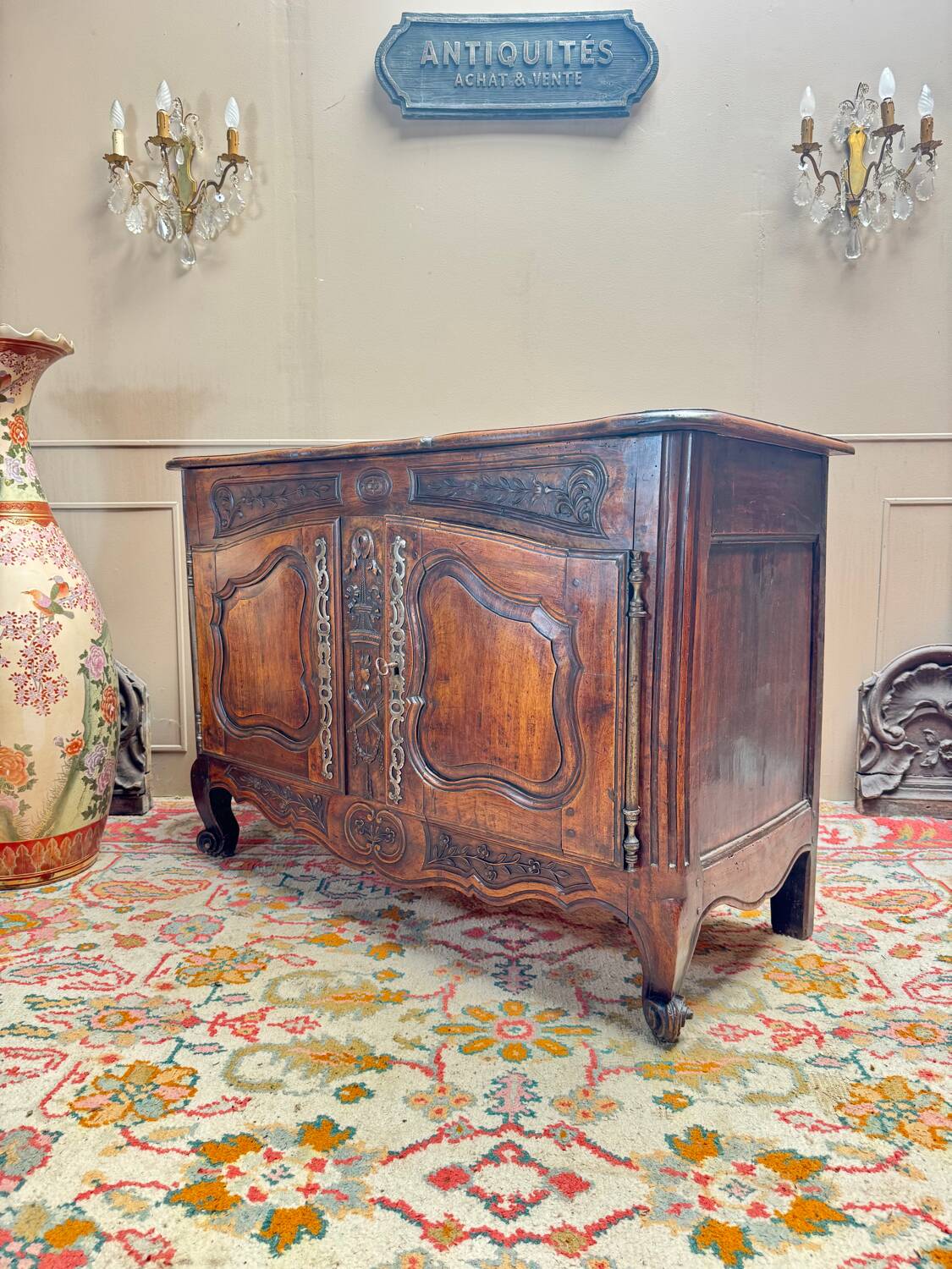 Buffet provençal en noyer d’époque Louis XV XVIII