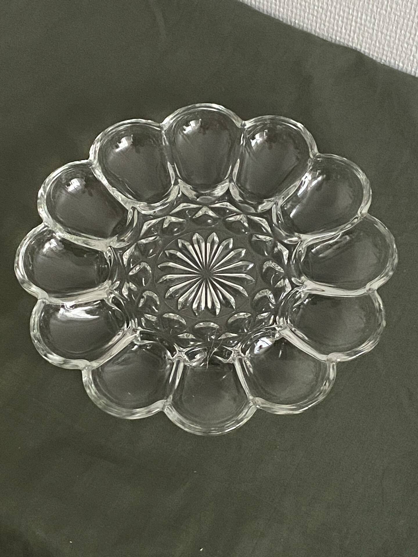 Plat à œufs en verre