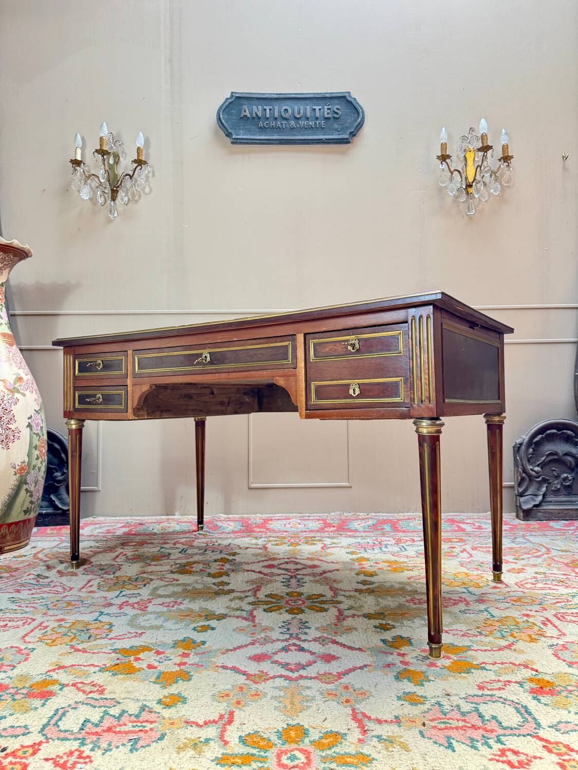 Flat desk in mottled mahogany, Louis XVI style, 19th century