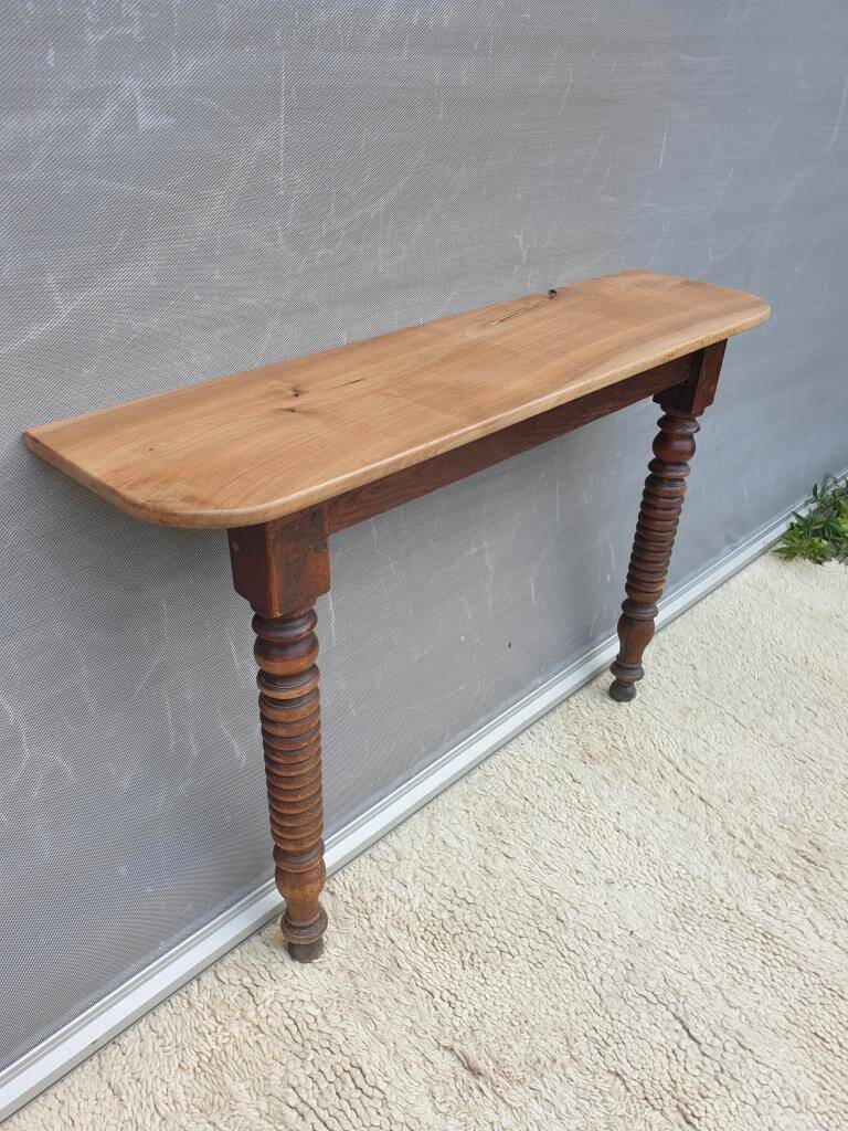 Console xixth walnut feet spinning tops