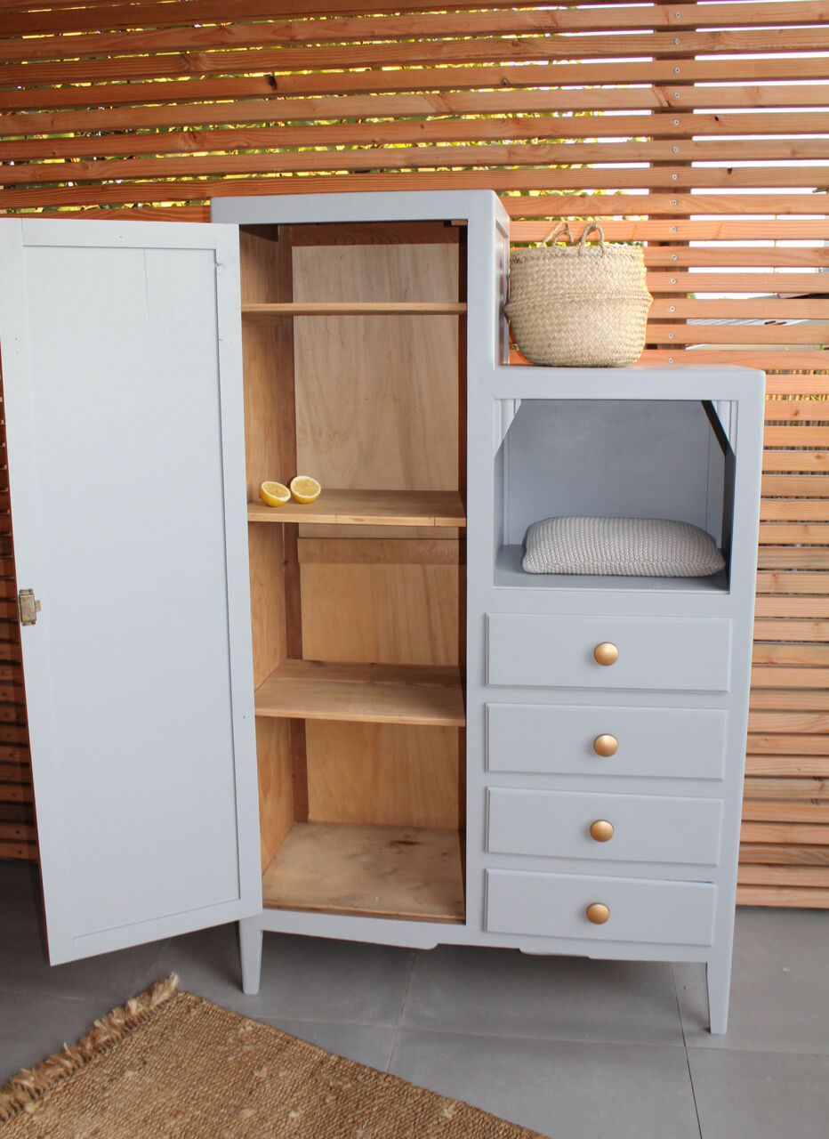 Asymmetrical wardrobe