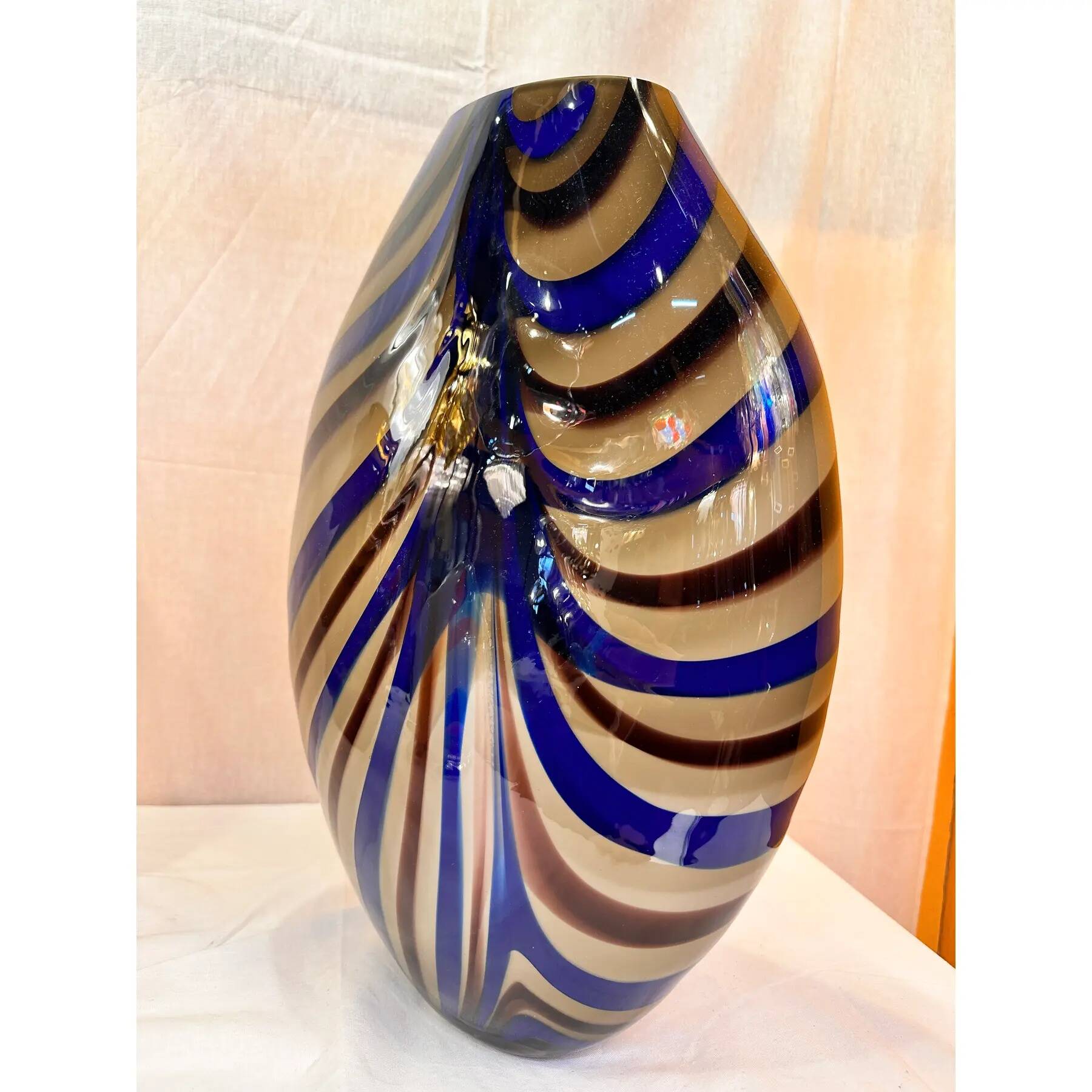 Artistic Italian vase in beige hand-made Murano glass with blue and brown R.