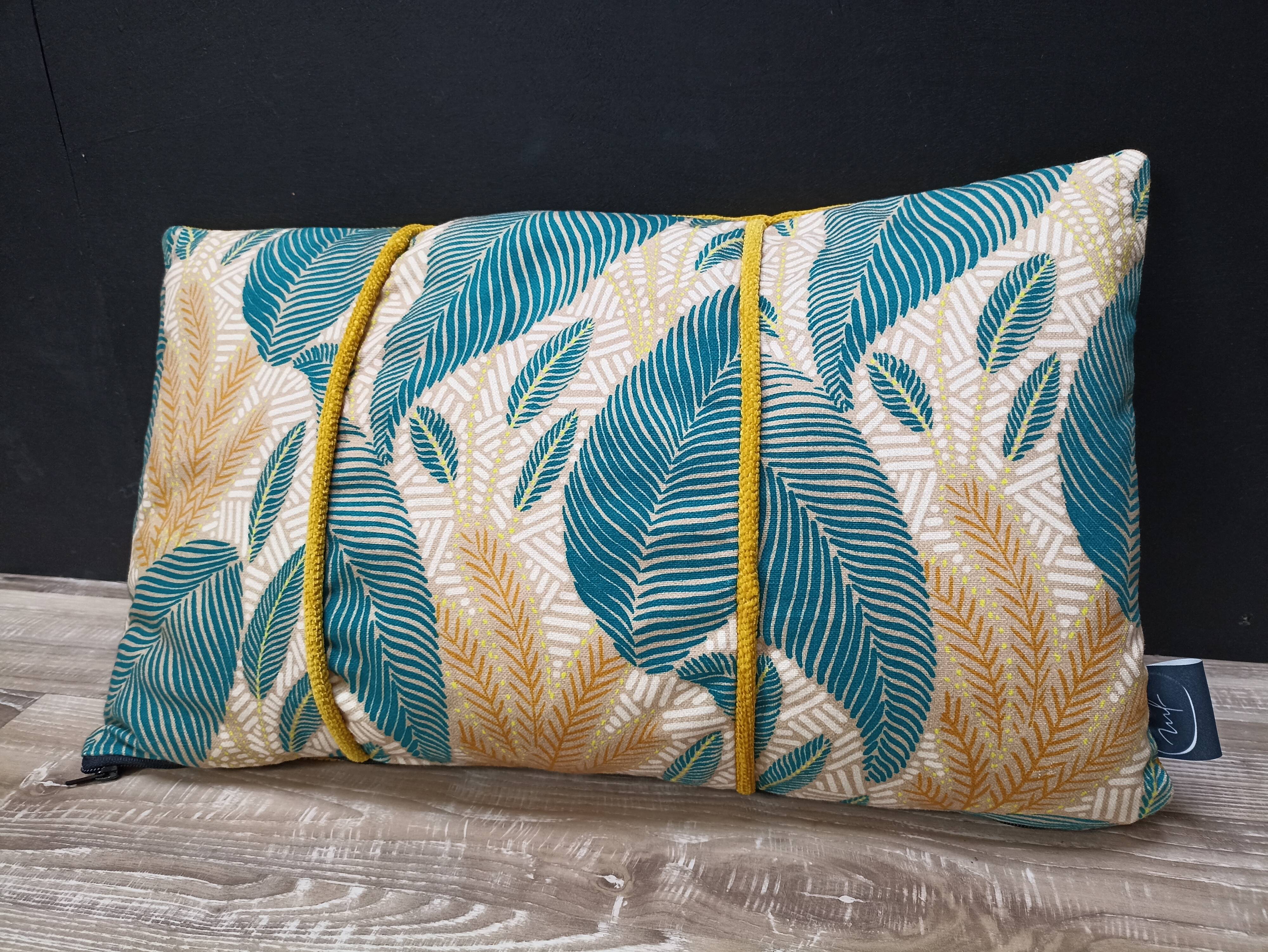 Lot de 2 coussins velours/imprimés 50x30cm