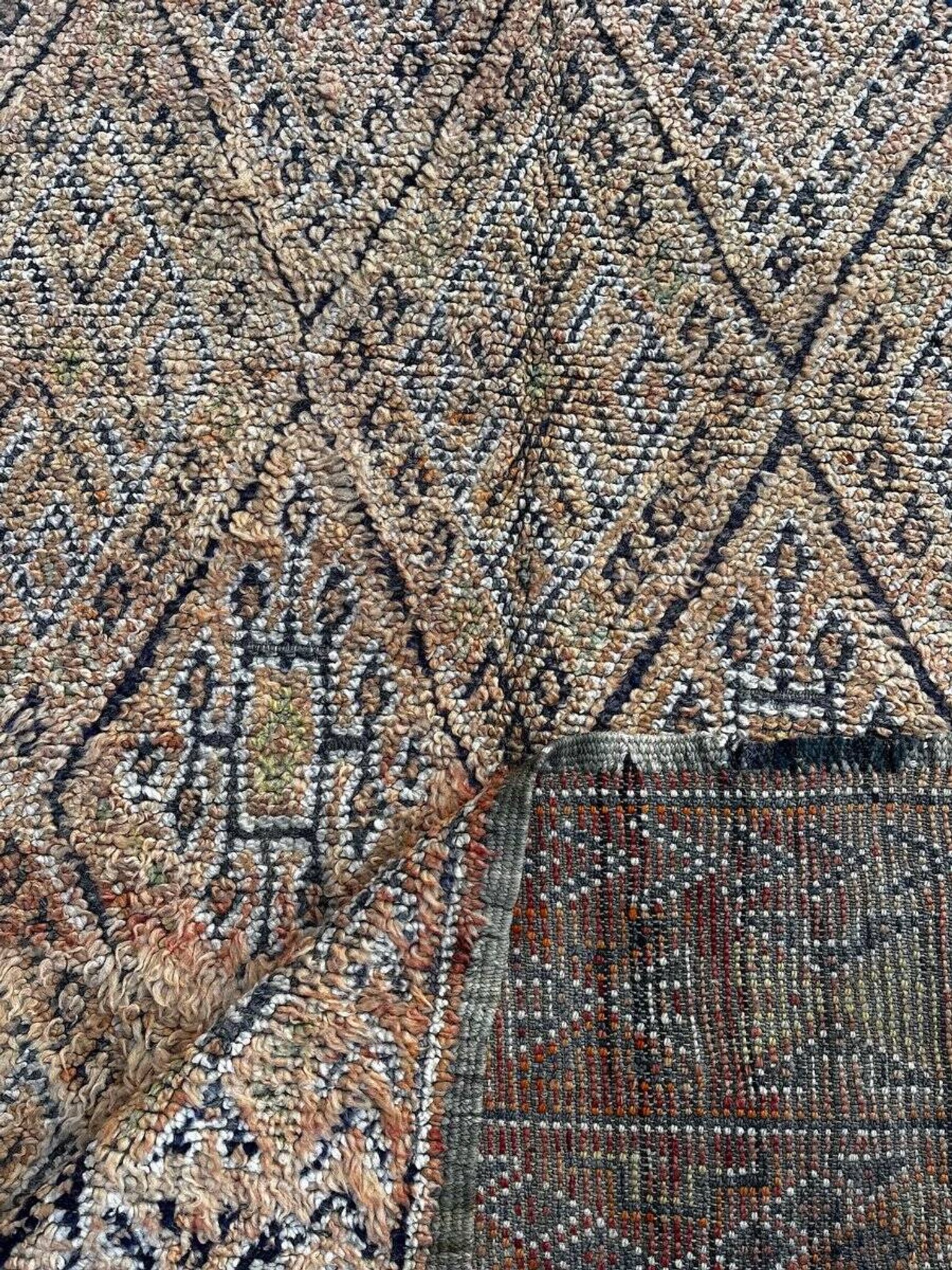 Vintage Moroccan Berber carpet in perfect condition made of wool.