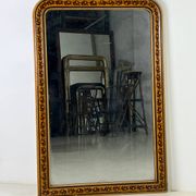 French mirror flower motive