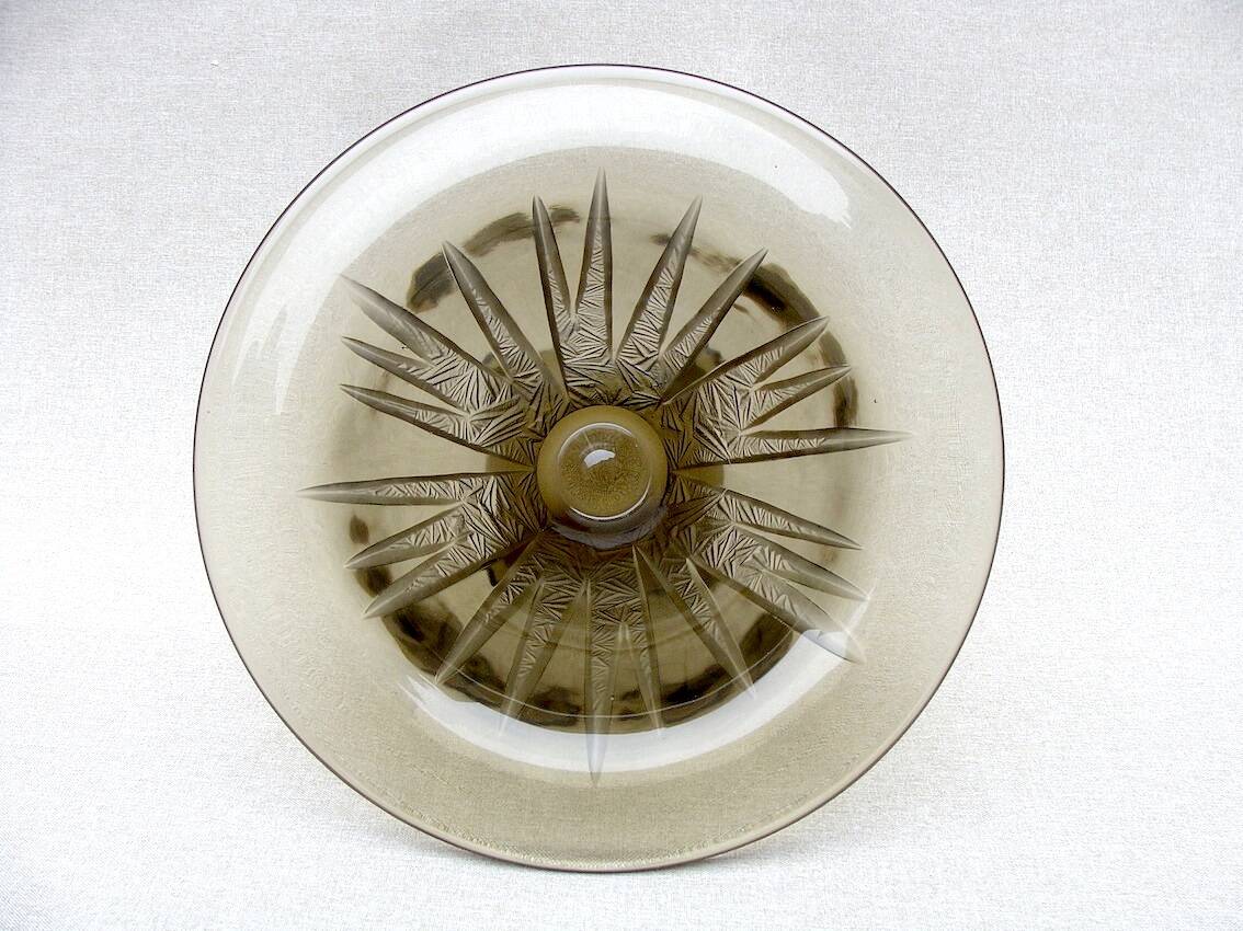 Coupe Art Déco en verre fumé à motifs géométriques