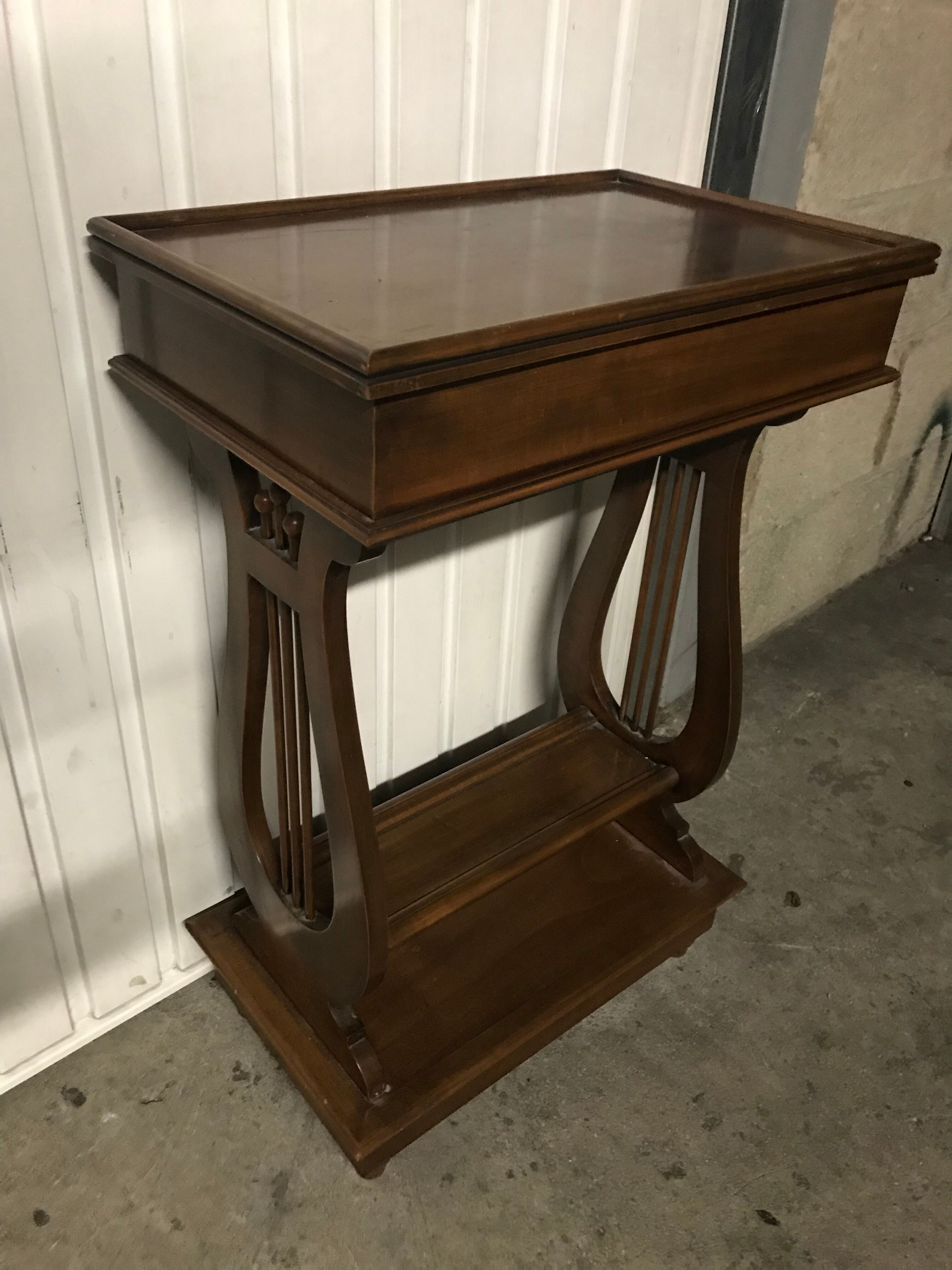 "Lyre" bedside table