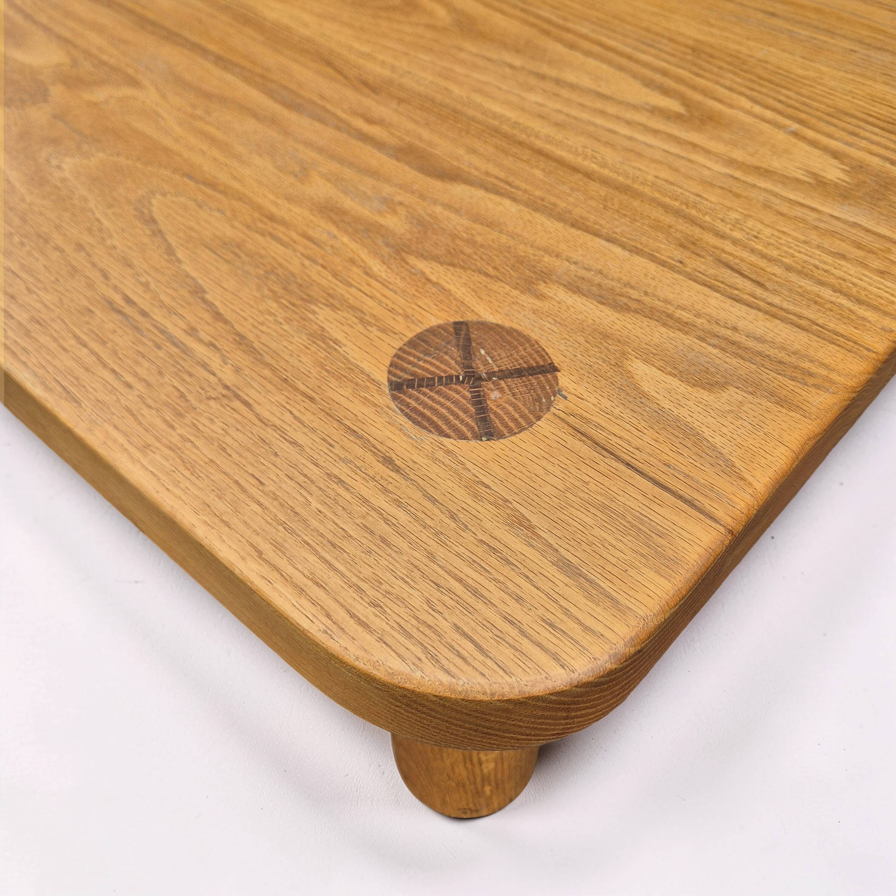 Table basse des années 60 en bois de style Perriand et Chapo, Pays-Bas.