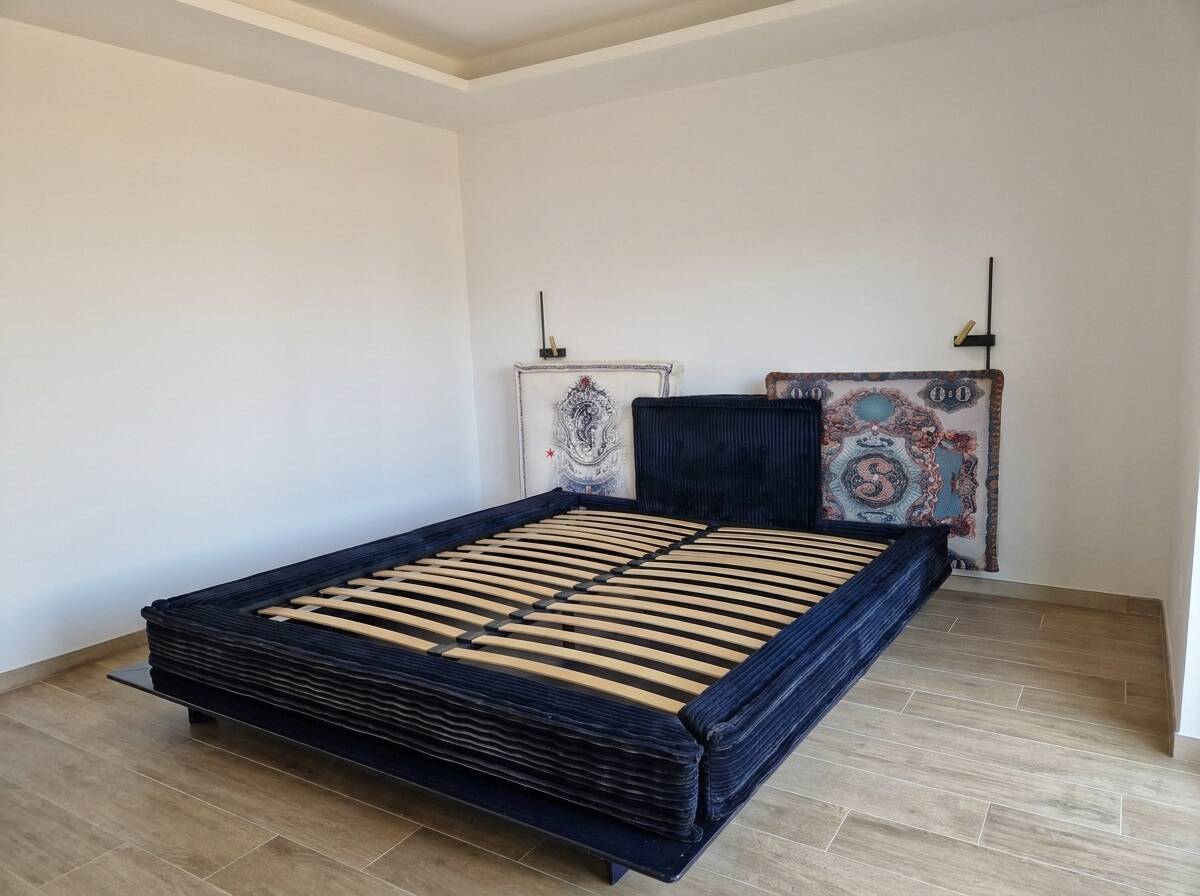 Roche Bobois Mah Jong bed 180x200 + 2 bedside tables