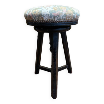 Napoleon III piano stool