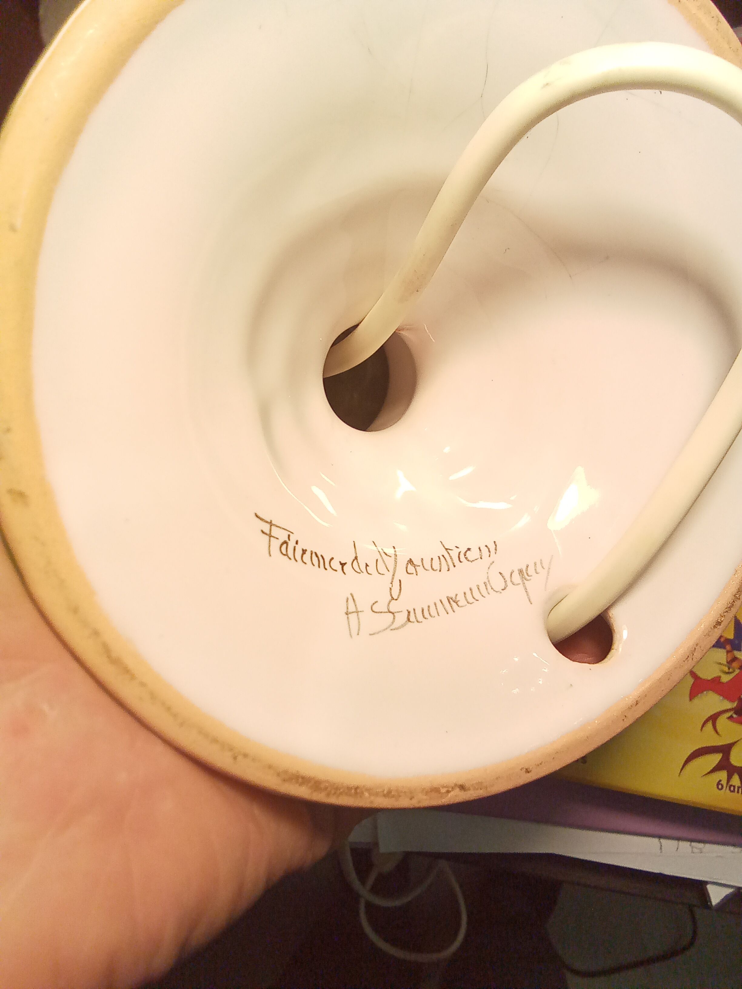 Moustiers earthenware lamp