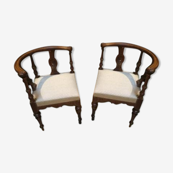 Paire de fauteuils de coin de style Louis XVI début 20ème