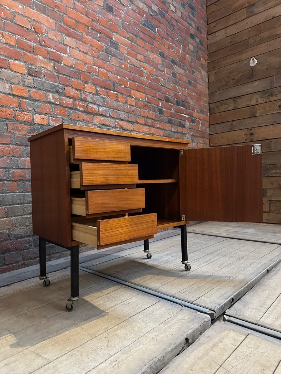 Meuble d’appoint années 60