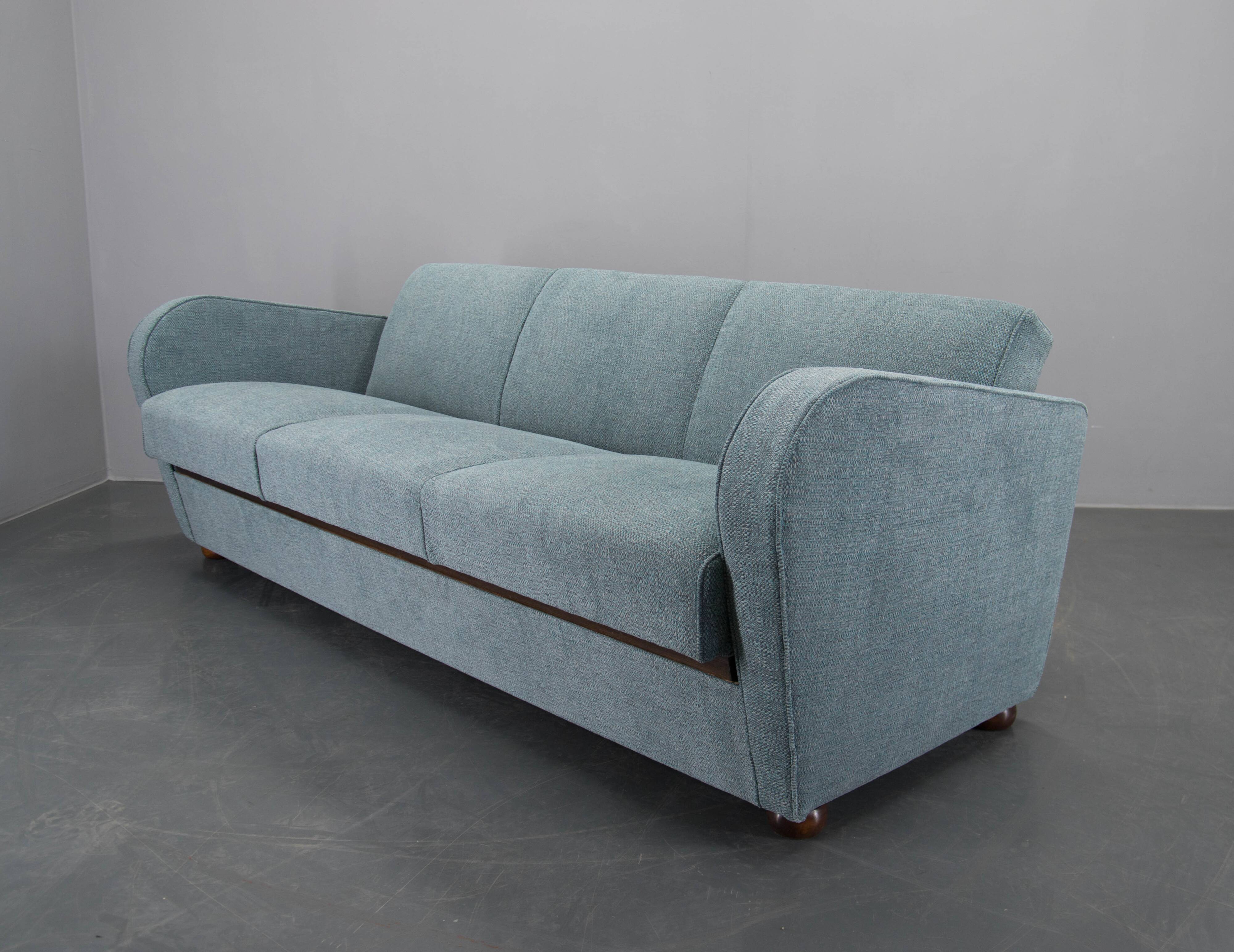 Canapé/lit pliant Art déco nouvellement rembourré par Halabala, années 1930