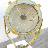 Ancienne lampe projecteur de bateau